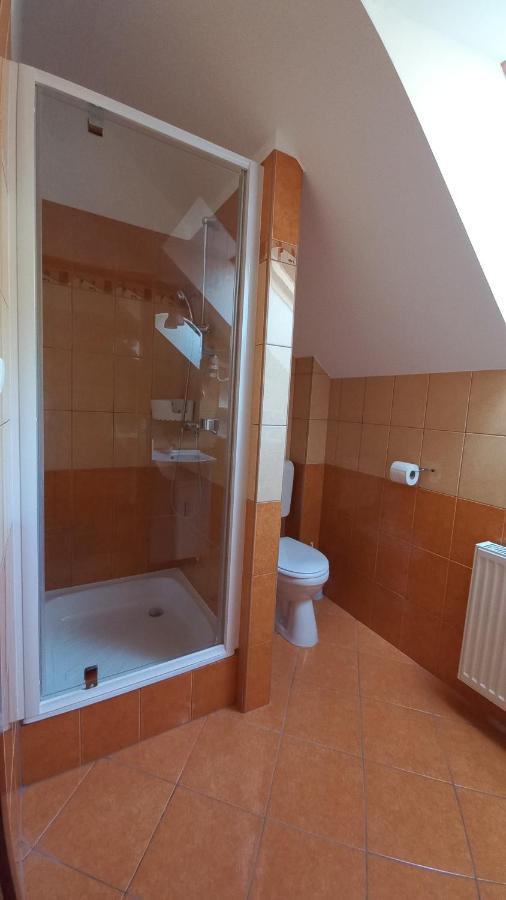 Nefelejcs Fagyizó és Apartmanház Kistolmacs Extérieur photo