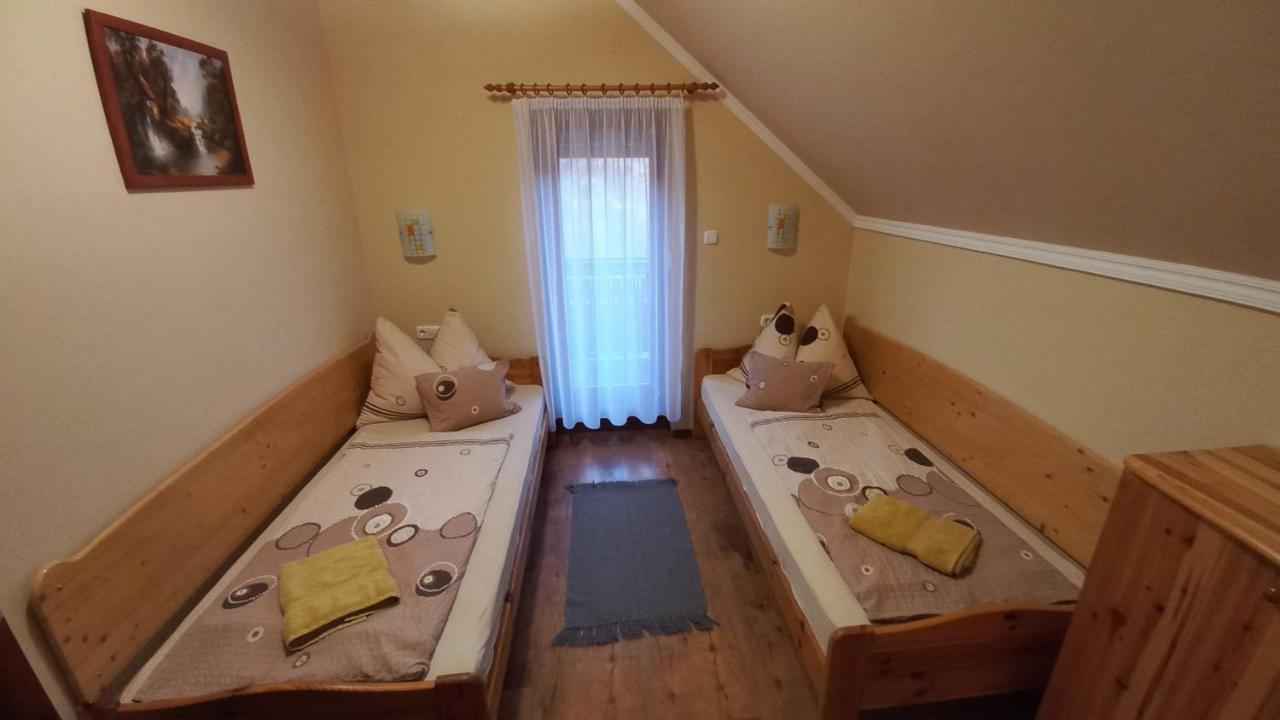 Nefelejcs Fagyizó és Apartmanház Kistolmacs Extérieur photo