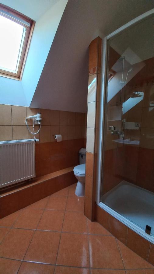 Nefelejcs Fagyizó és Apartmanház Kistolmacs Extérieur photo