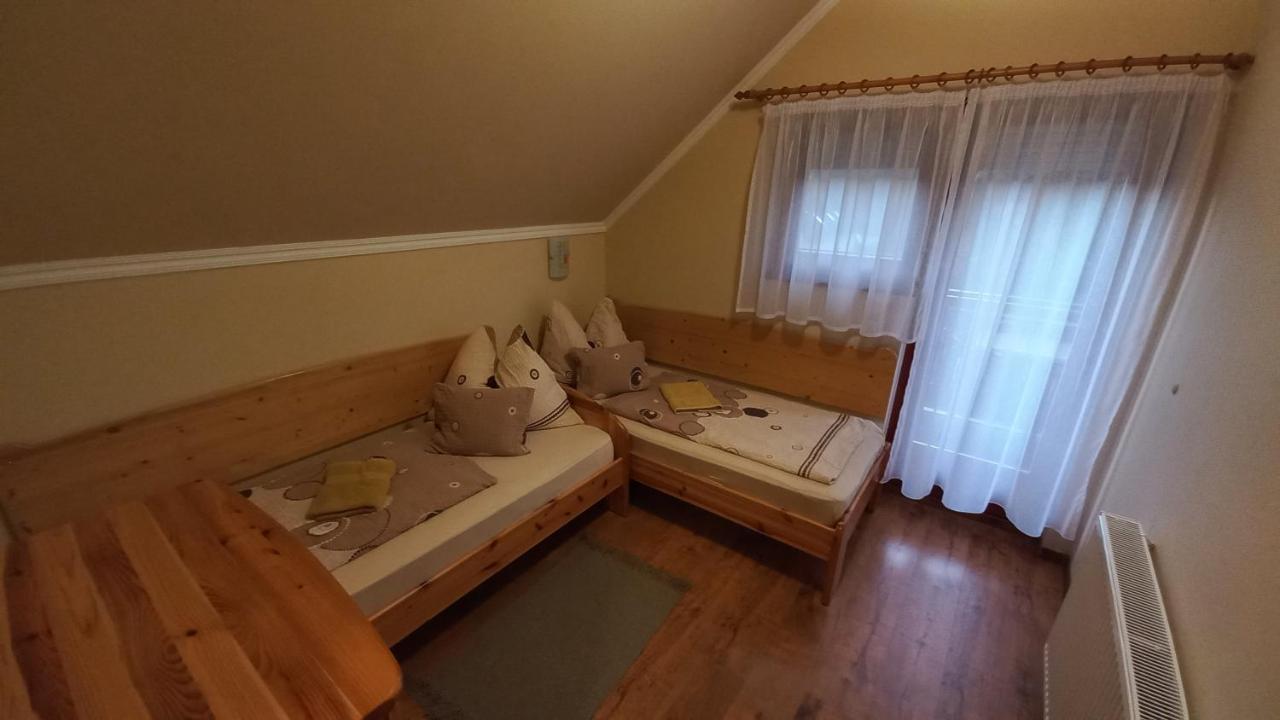 Nefelejcs Fagyizó és Apartmanház Kistolmacs Extérieur photo