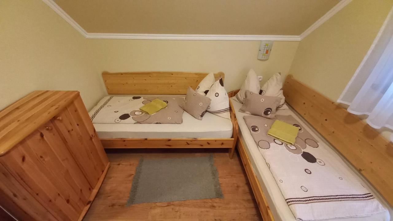 Nefelejcs Fagyizó és Apartmanház Kistolmacs Extérieur photo