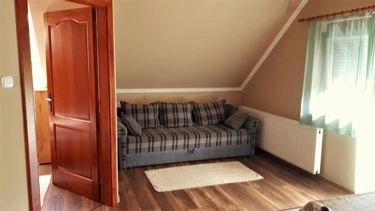 Nefelejcs Fagyizó és Apartmanház Kistolmacs Extérieur photo