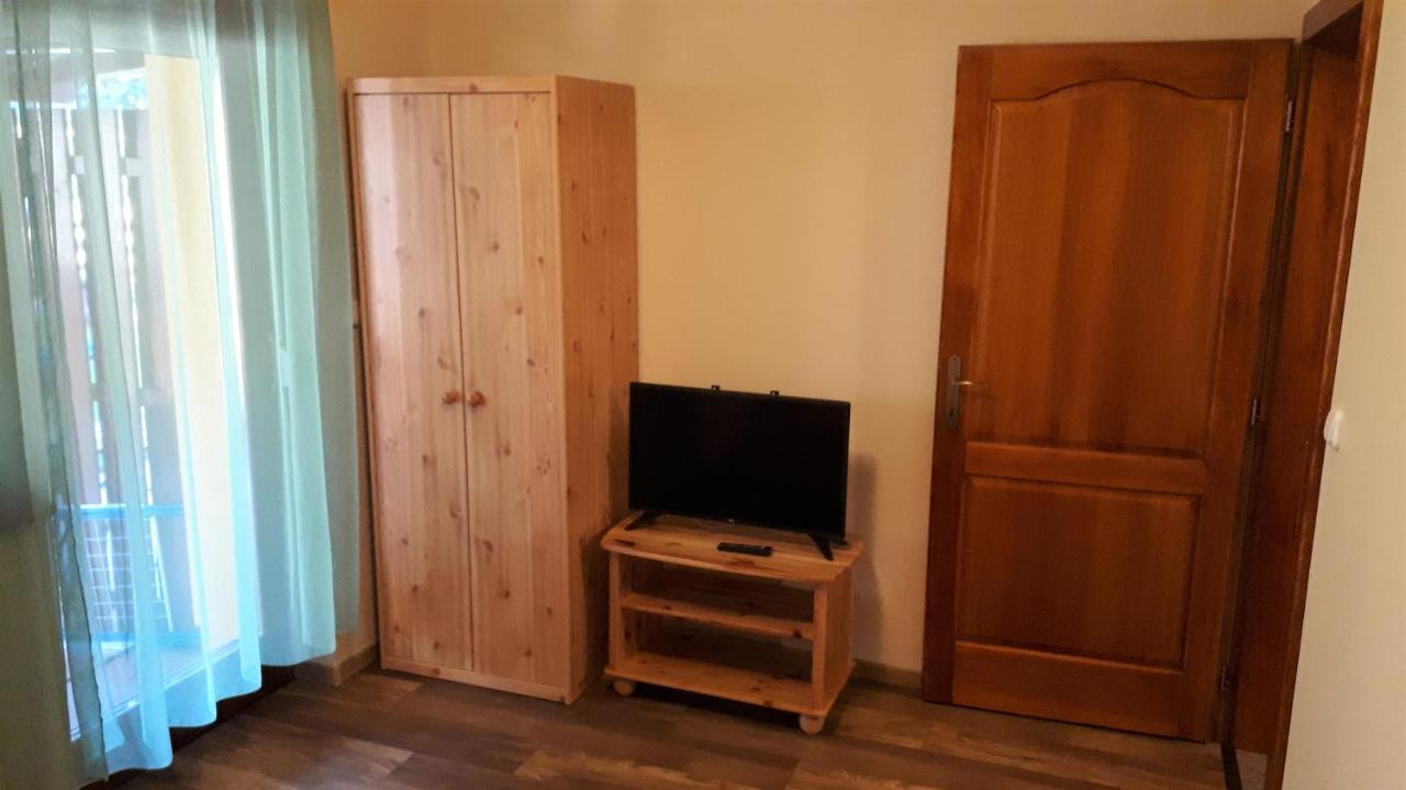 Nefelejcs Fagyizó és Apartmanház Kistolmacs Extérieur photo